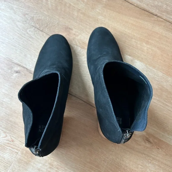NWOT Eileen Fisher black Suri Tumbled Nubuck Bootie - Picture 4 of 6